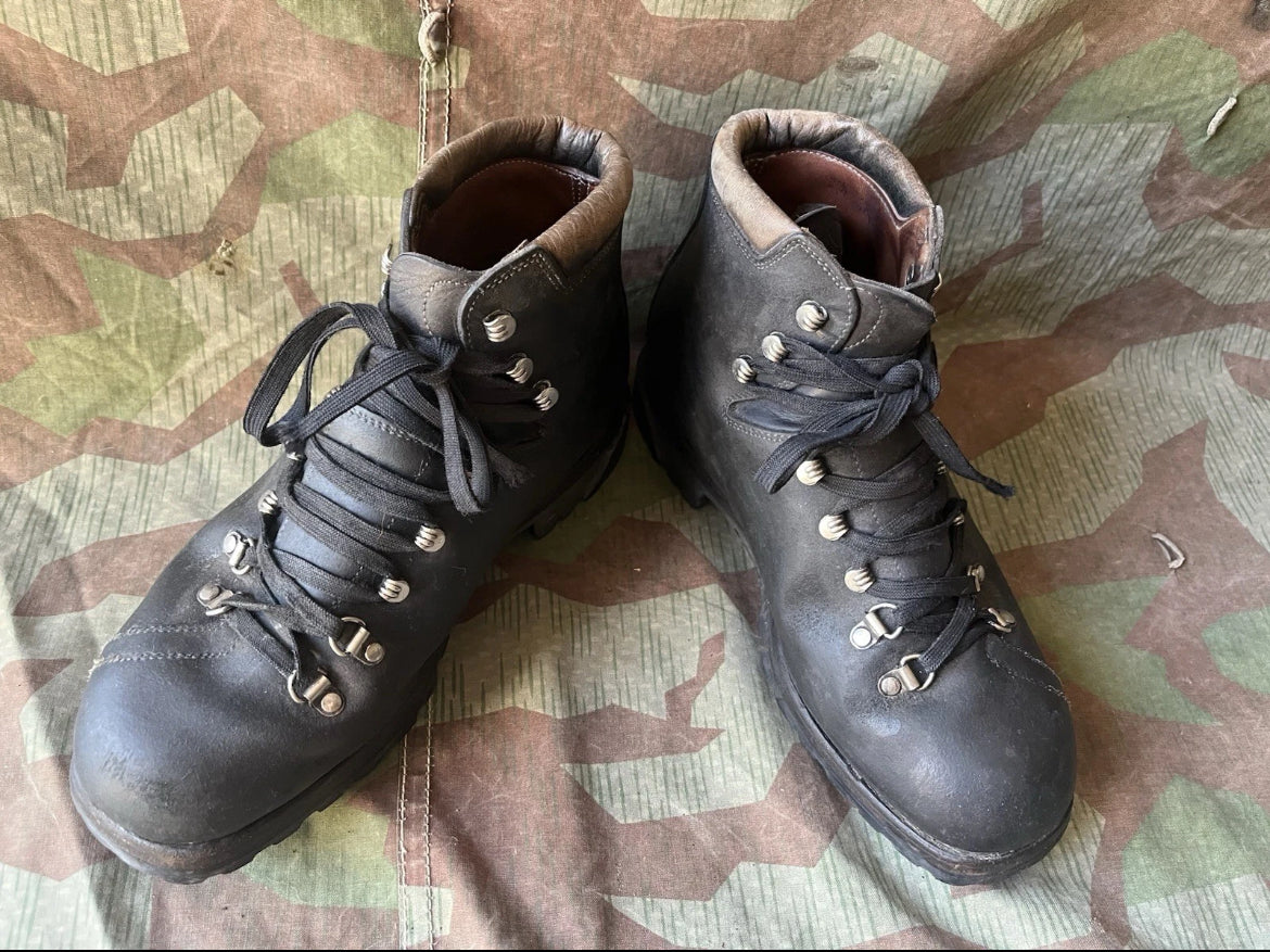 Cold War Swiss army mountain troops infantry shoes boots uniform soldier